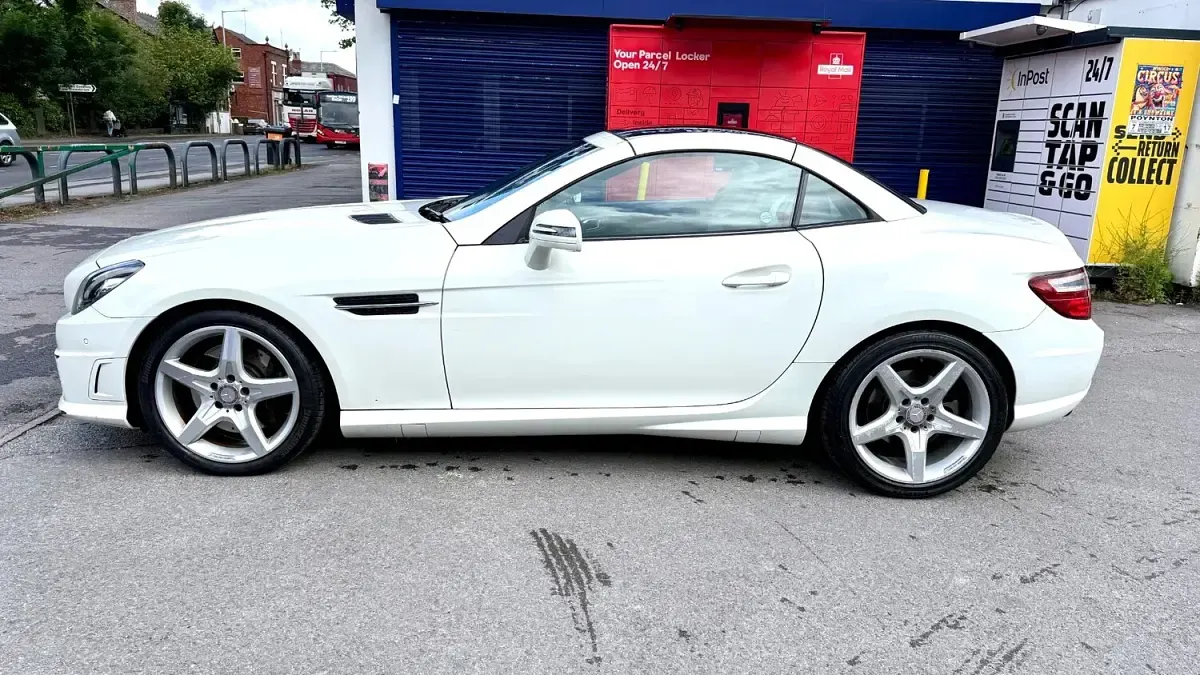 Used Mercedes SLK200 AMG 2011 White Cabriolet
