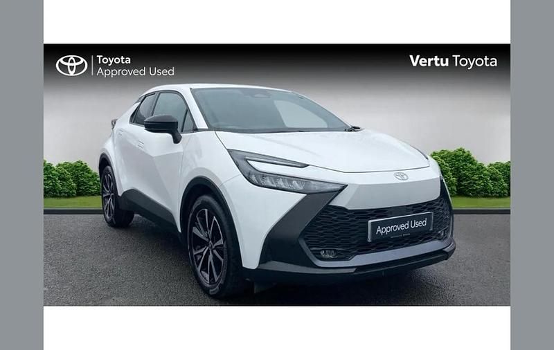 Used Toyota C-HR Design 223 HP (164 kW) 2024 White SUV