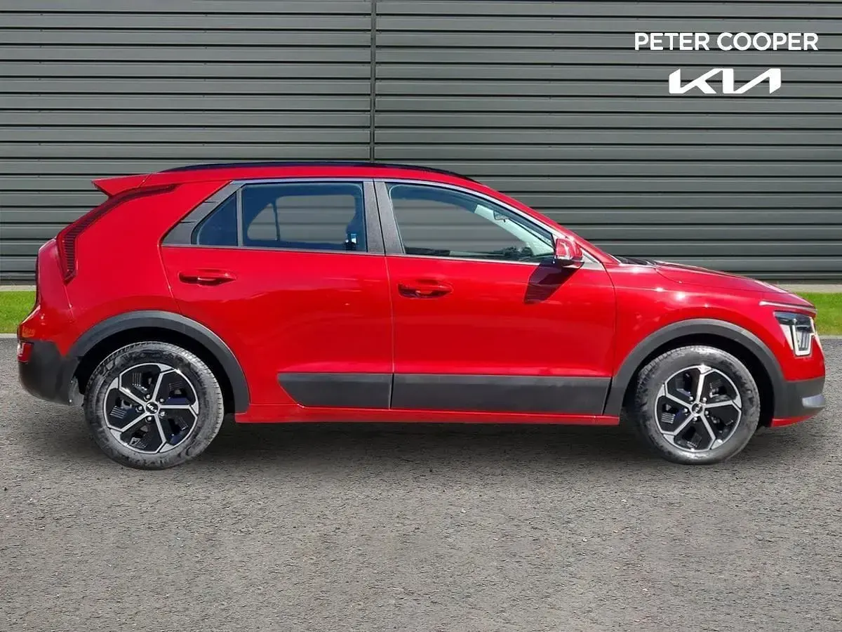 Used Kia Niro 180 HP (132 kW) 2024 Red SUV