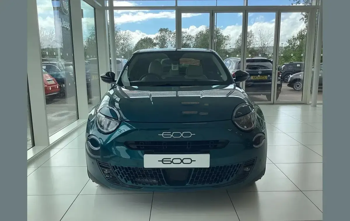 New Fiat 600 99 HP (72 kW) 2026 Green SUV