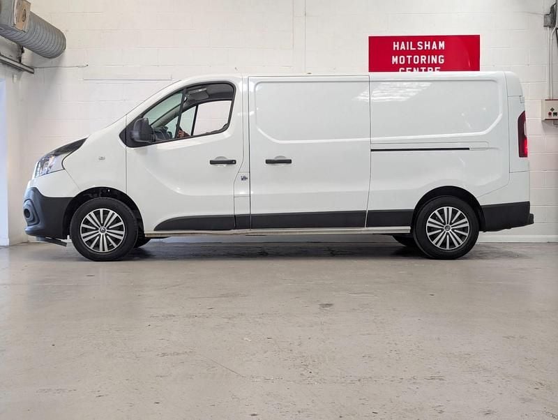 Used Renault Trafic Business 2021 White MPV