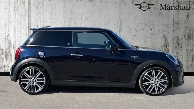 Begagnad Mini Cooper Exclusive 204 HK (150 kW) 2024 Svart Halvkombi