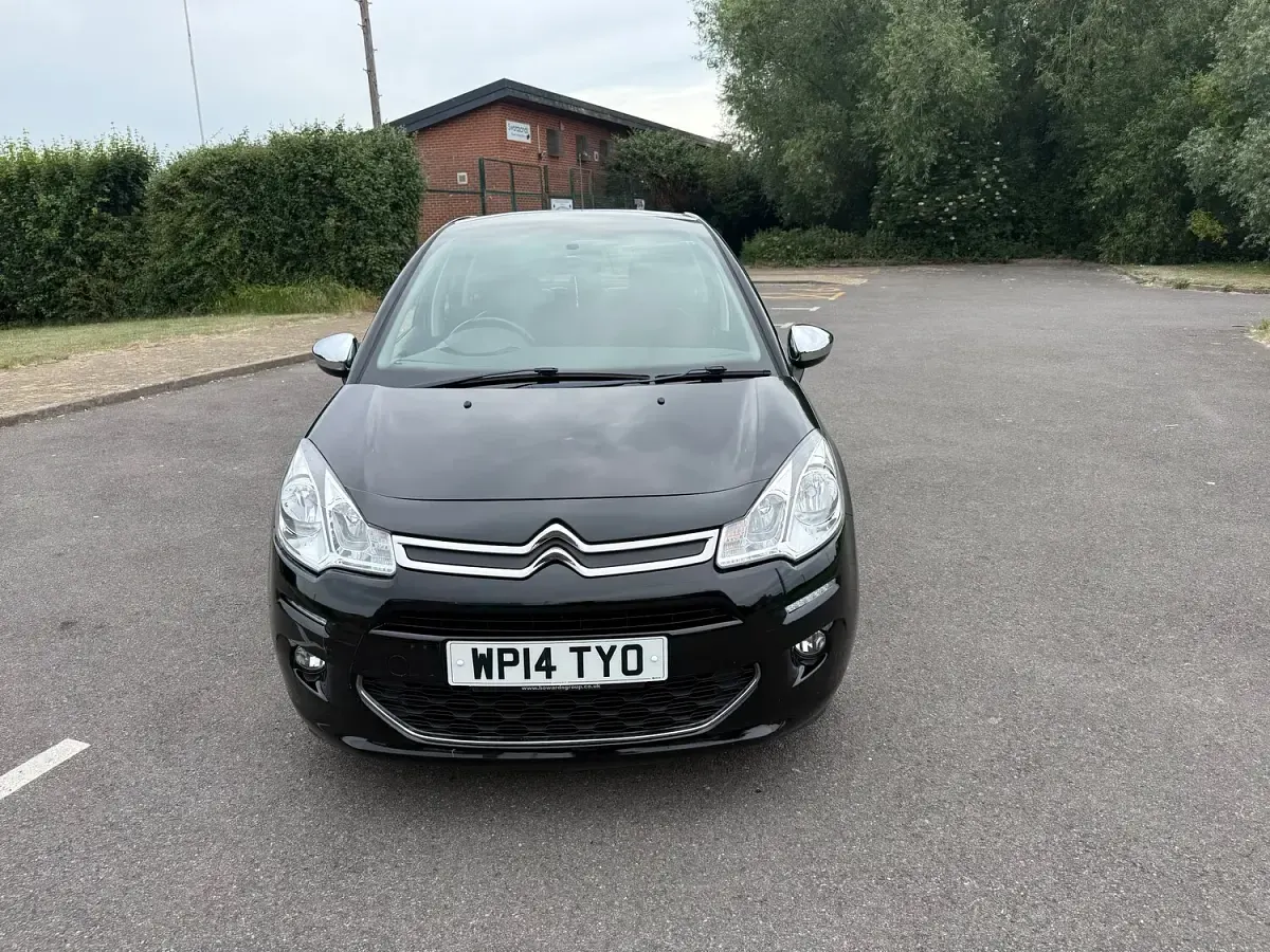 Used Citroën C3 SELECTION 82 HP (60 kW) 2014 Black Hatchback
