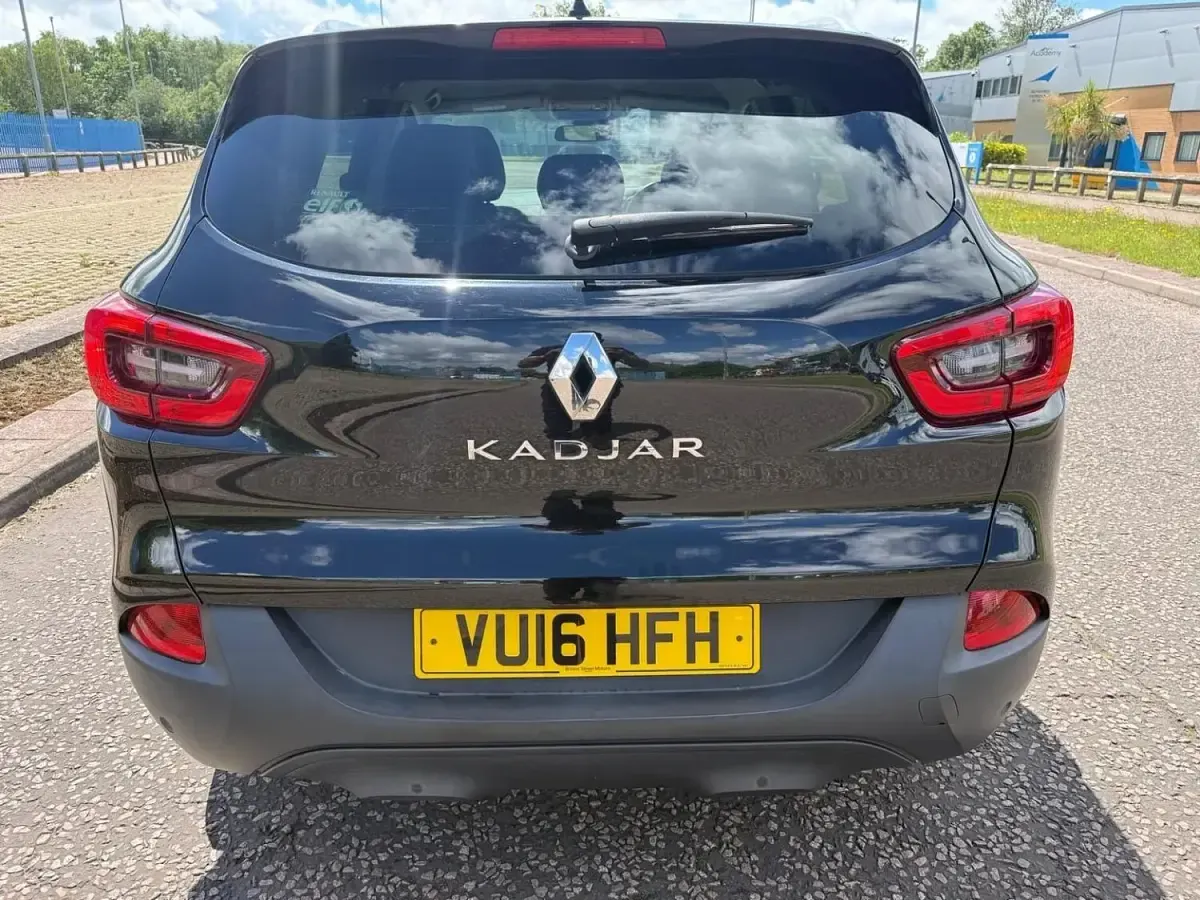 Used Renault Kadjar Dynamique 130 HP (95 kW) 2016 Black SUV