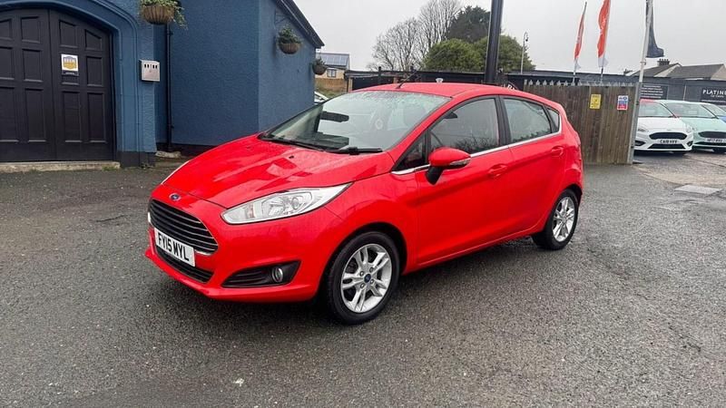 Used Ford Fiesta Zetec 2015 Red Hatchback