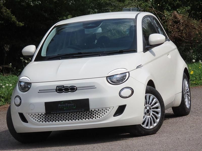 White Used 2022 Fiat 500e Action Hatchback | £8,994 - Image 1/4