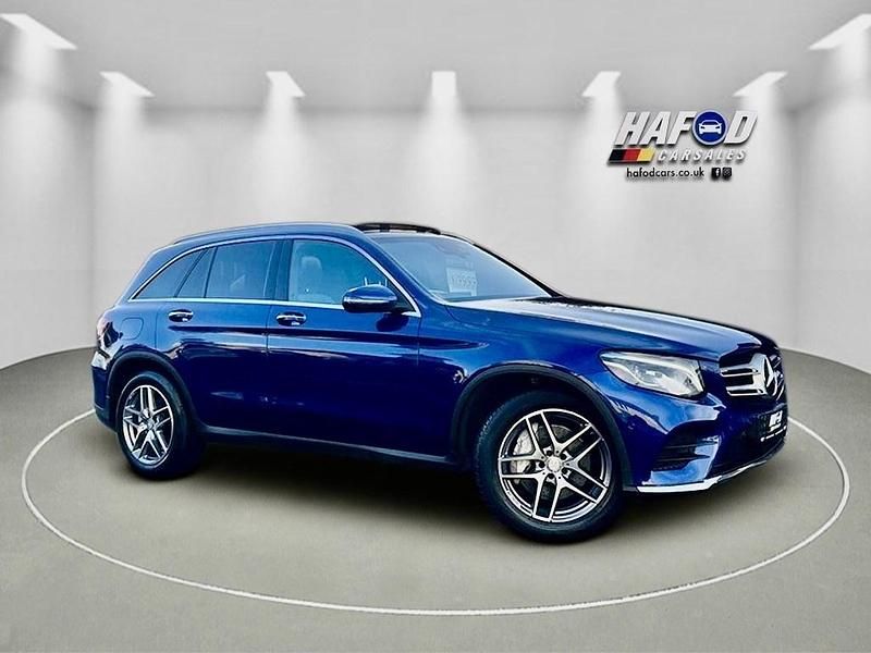 Blue Used 2016 Mercedes 250 AMG Line Premium Estate | £19,499 (Expensive) - Image 1/3