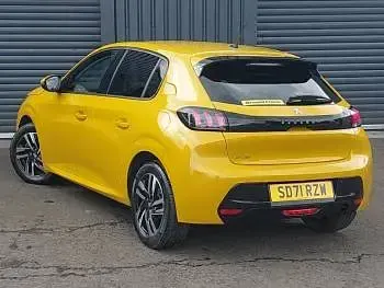Second-hand Peugeot 208 Allure Premium 100 CP (73 kW) 2021 Galben Hatchback