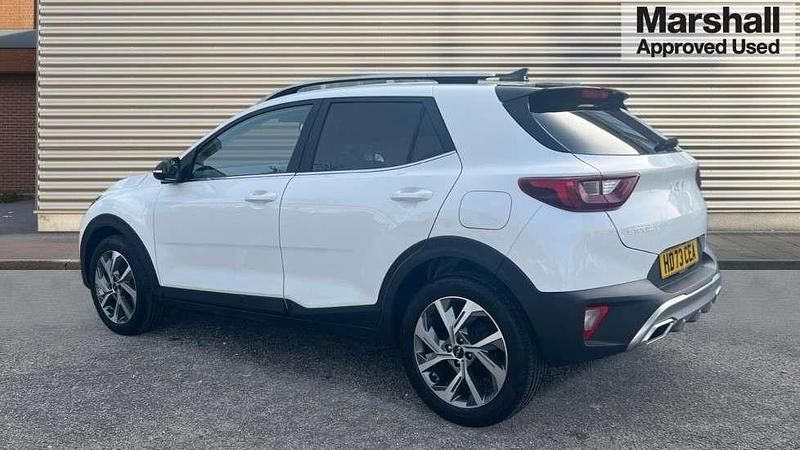 Used Kia Stonic GT-Line 100 HP (73 kW) 2024 White SUV