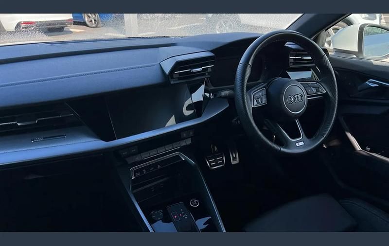 Used Audi A3 e-tron S-Line 200 HP (147 kW) 2024 White Hatchback