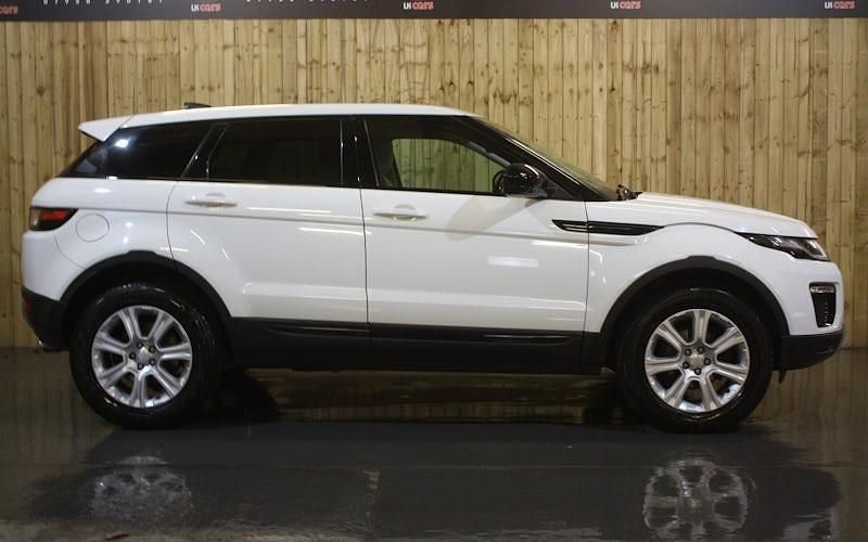 Used Land Rover Range Rover evoque SE 150 HP (110 kW) 2018 Hatchback