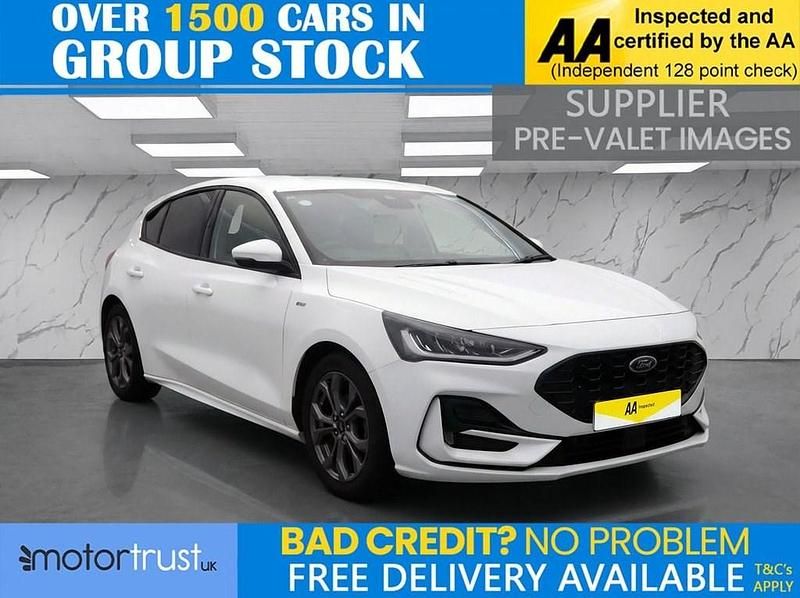 Used Ford Focus ST-Line 125 HP (91 kW) 2023 White Hatchback