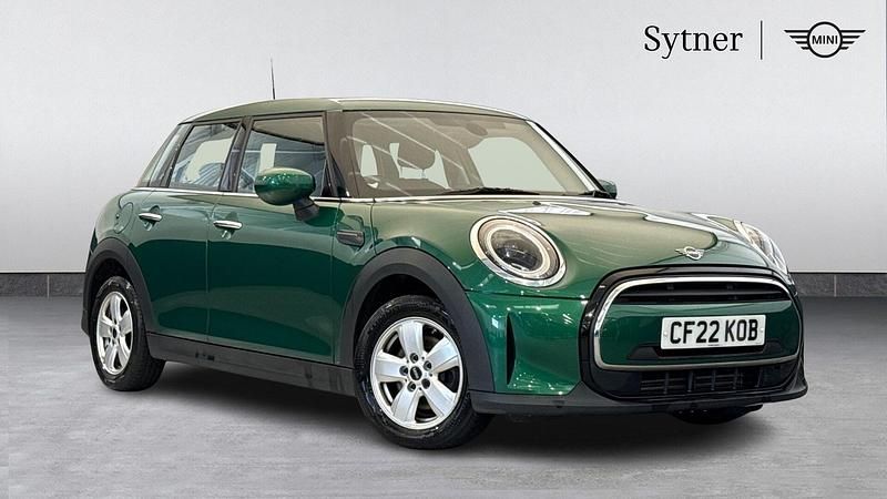 Used Mini Cooper Classic 134 HP (98 kW) 2022 Green Hatchback