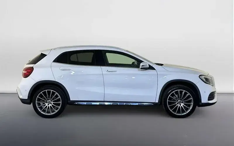 Used Mercedes GLA180 AMG line 122 HP (89 kW) 2019 White SUV