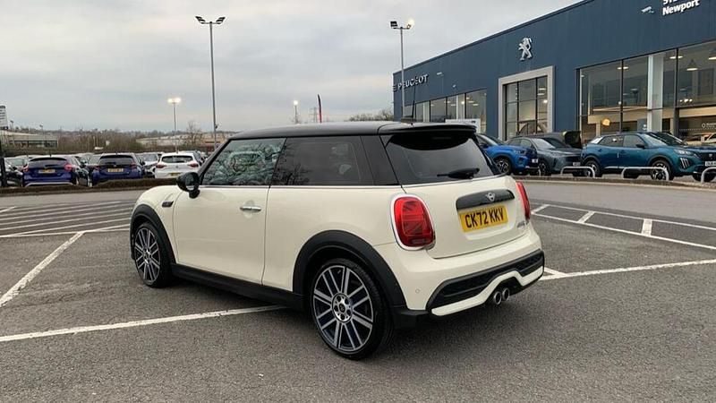 Used Mini Cooper S Exclusive 176 HP (129 kW) 2023 White Hatchback