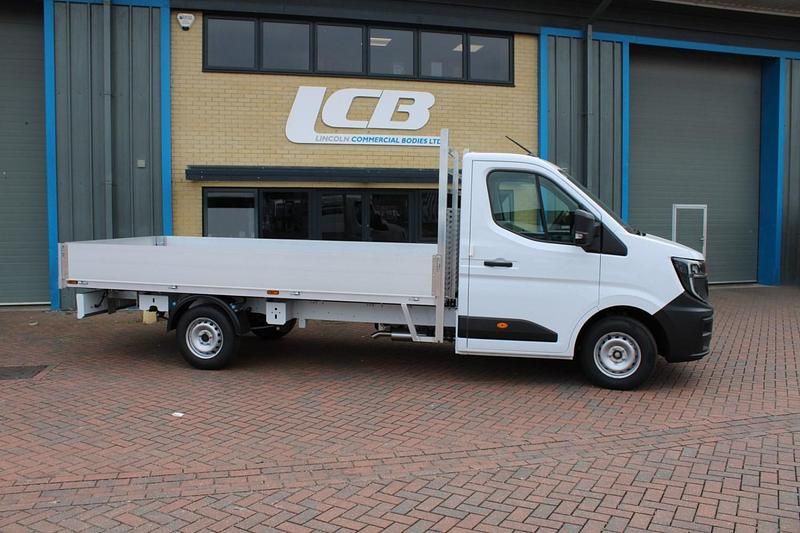White New 2025 Renault Master Van | £31,995 - Image 1/4