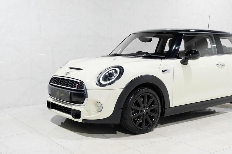 Used Mini Cooper S Hatch 192 HP (141 kW) 2018 White Hatchback