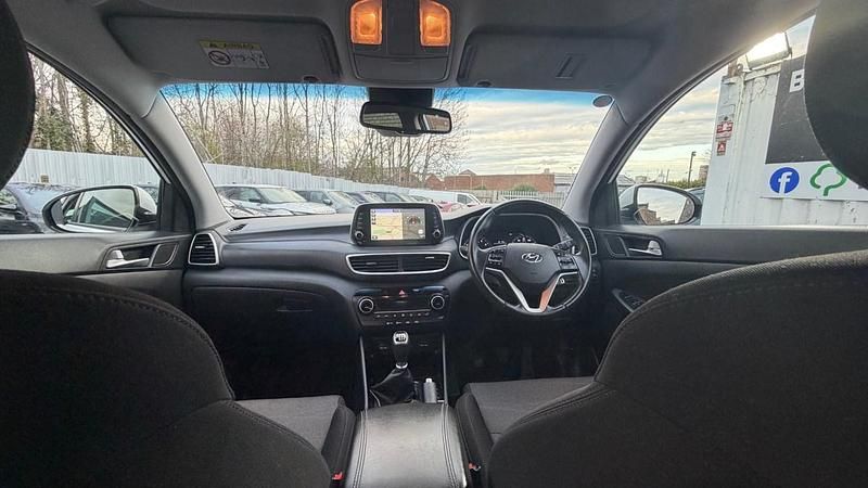 Used Hyundai Tucson SE 177 HP (130 kW) 2018 White SUV