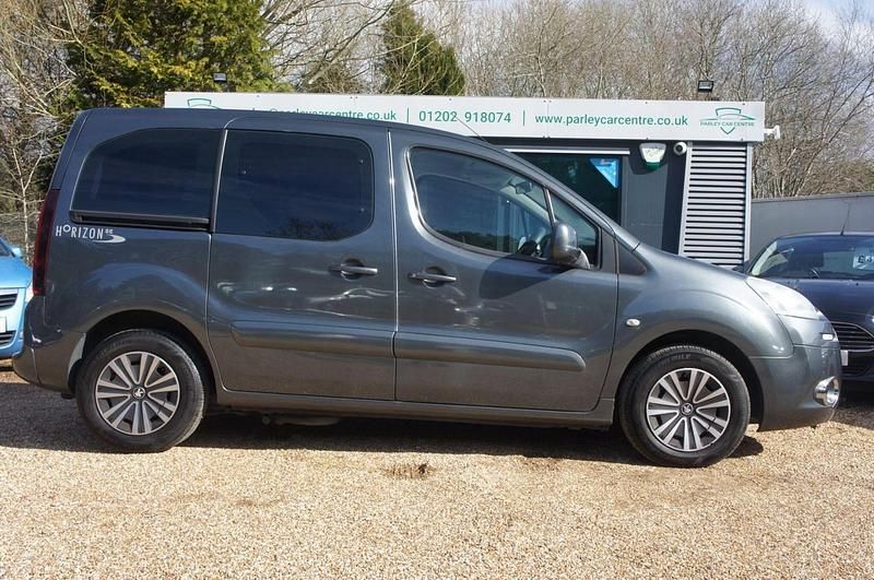 Used Peugeot TePee S 92 HP (67 kW) 2013 Grey MPV