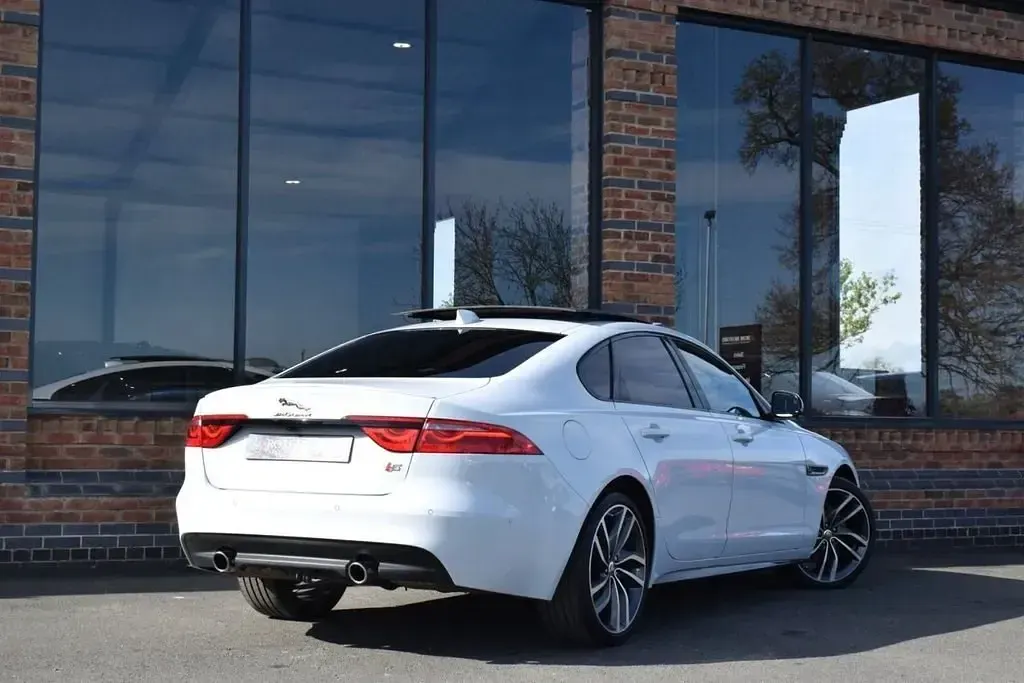 Second-hand Jaguar XF Supercharged 2016 Alb Berlinǎ