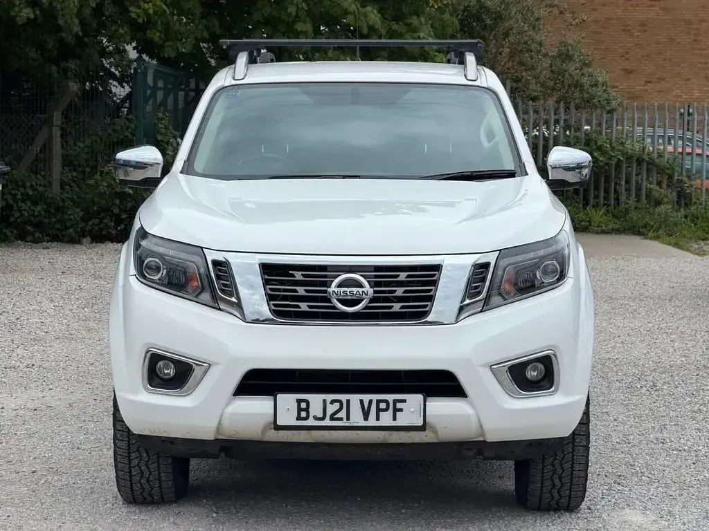 Begagnad Nissan Navara Tekna 2021 Vit Pickup