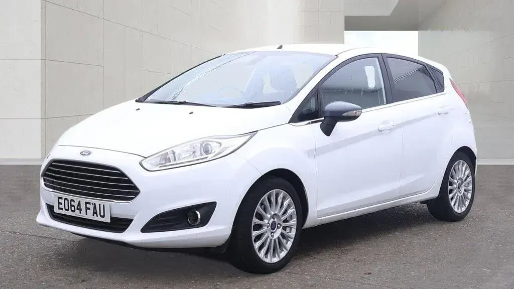 Used Ford Fiesta Titanium 98 HP (72 kW) 2014 White Hatchback