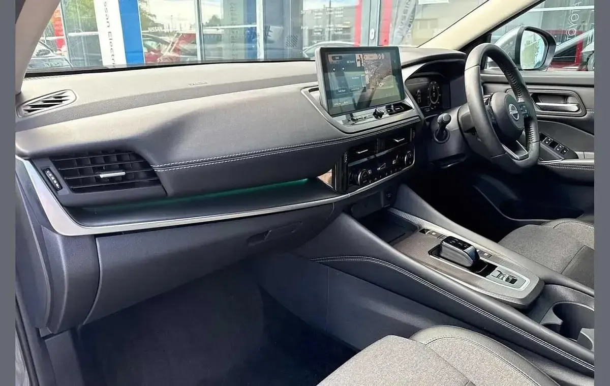 Used Nissan Qashqai N-Connecta 190 HP (139 kW) 2025 Grey SUV