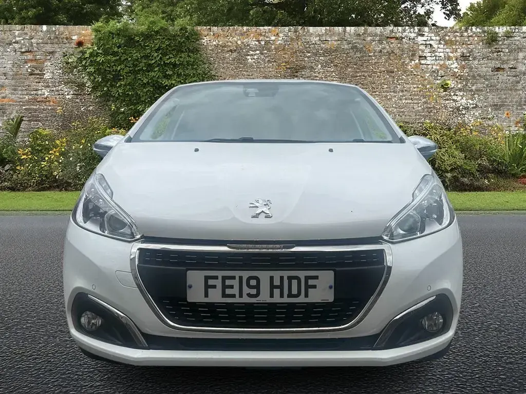 Used Peugeot 208 S 110 HP (80 kW) 2019 White Hatchback