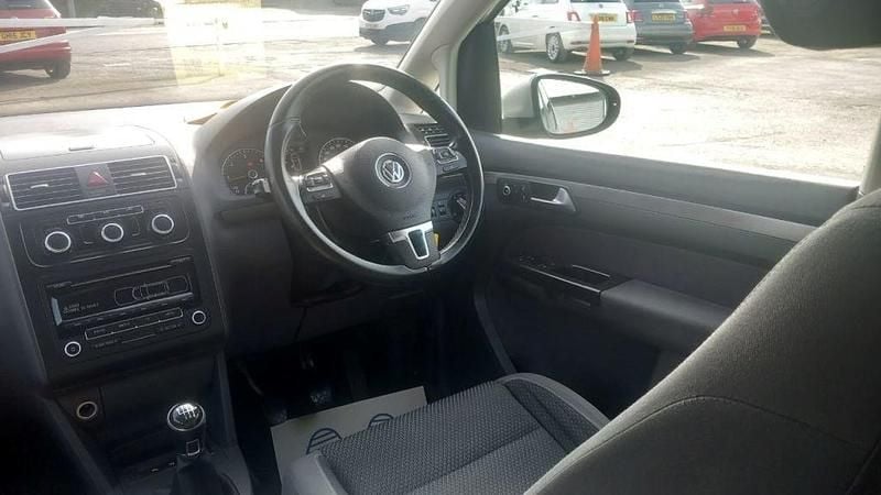 Used VW Touran SE 105 HP (77 kW) 2015 Silver MPV