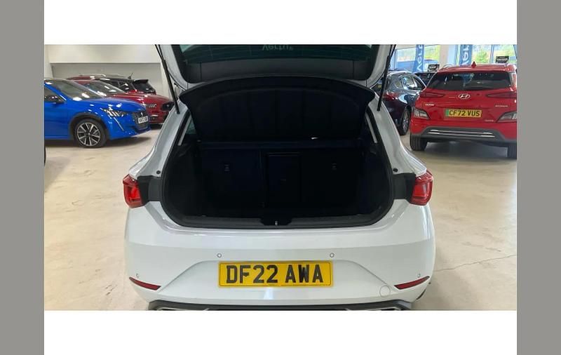Second-hand Seat Leon FR 110 CP (80 kW) 2022 Alb Hatchback