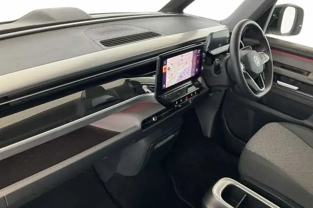 Usado VW ID. Buzz Pro 150 kW (204 CV) 2023 Blanco Monovolumen
