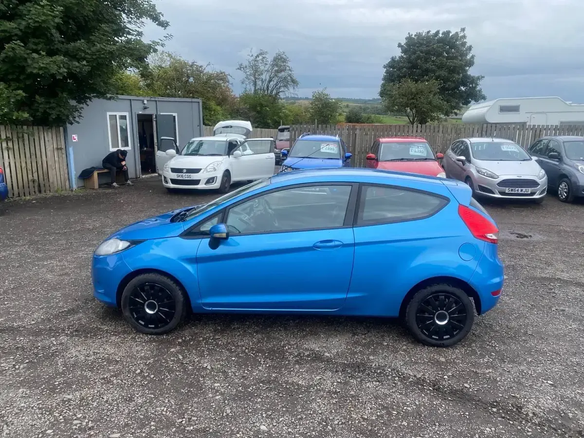 Used Ford Fiesta 60 HP (44 kW) 2010 Blue Hatchback