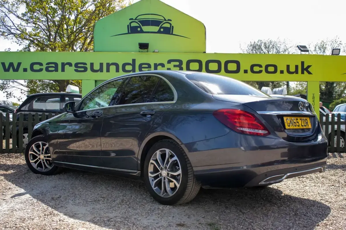 Usado Mercedes C200 2015 Cinzento Sedan