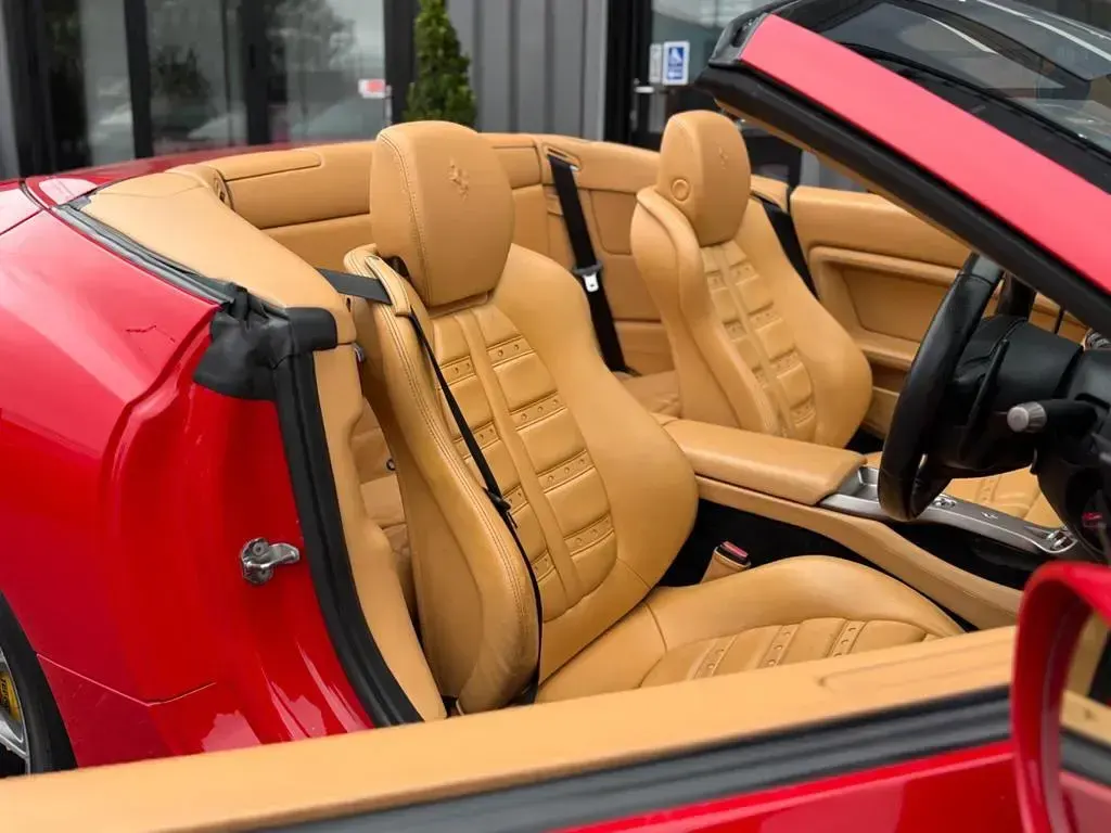 Used Ferrari California 490 HP (360 kW) 2010 Red Cabriolet