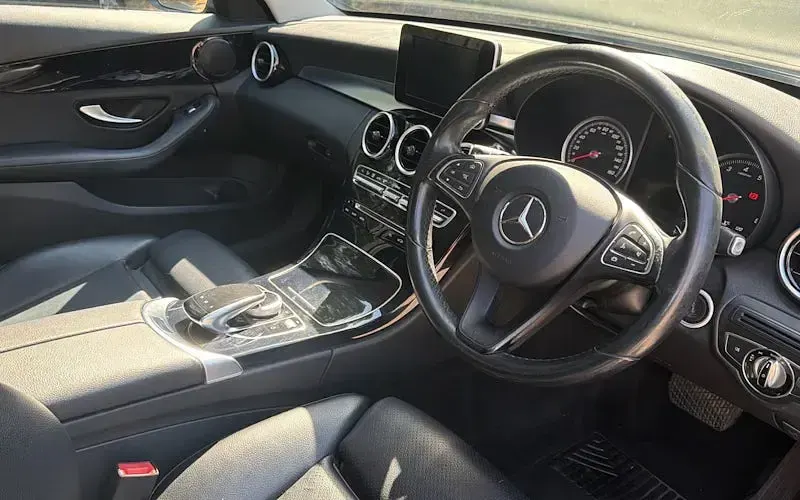 Used Mercedes C200 SE 184 HP (135 kW) 2016 Black Estate