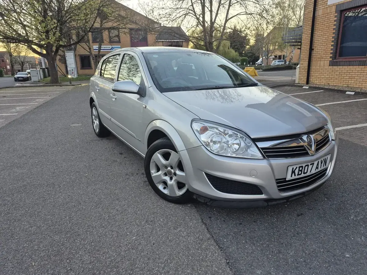 Used Vauxhall Astra Club 2007 Silver Hatchback