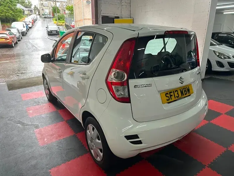Used Suzuki Splash SZ3 68 HP (50 kW) 2013 White Hatchback