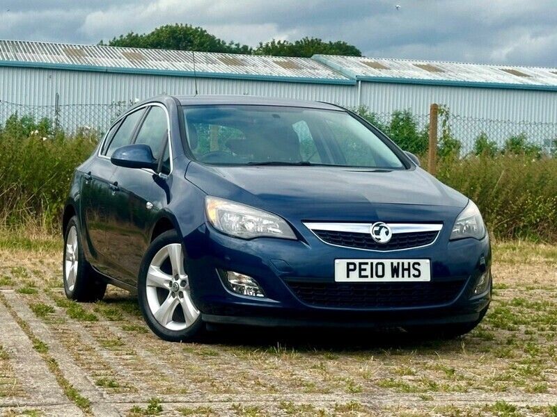Used 2010 Vauxhall Astra SRi | £2,295 (Good price) - Image 1/4