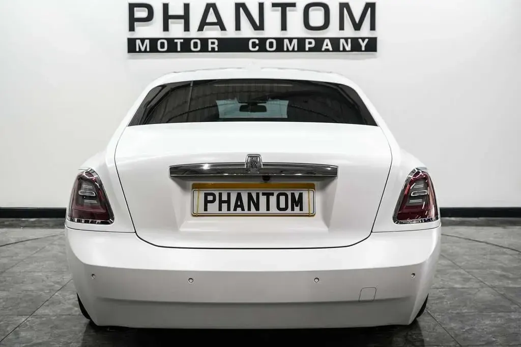 Used Rolls Royce Ghost 571 HP (419 kW) 2025 White Sedan