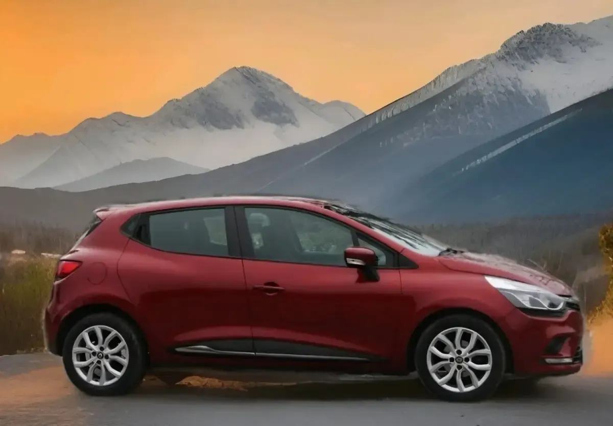 Used Renault Clio Dynamique 88 HP (64 kW) 2018 Red Hatchback