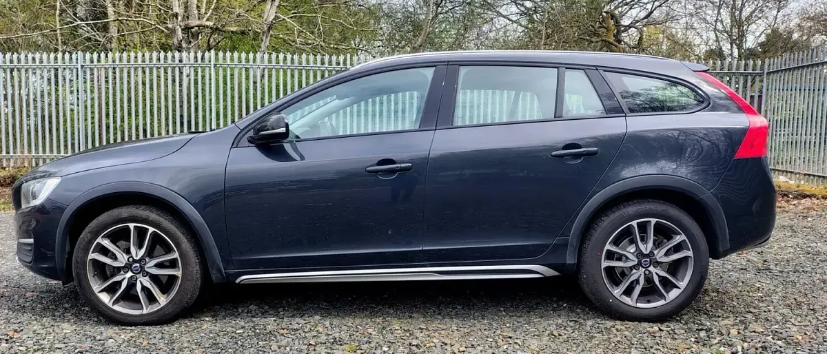 Used Volvo V60 CC 150 HP (110 kW) 2018 Grey Estate