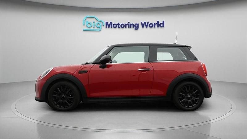 Used Mini Cooper Classic 136 HP (100 kW) 2021 Red Hatchback