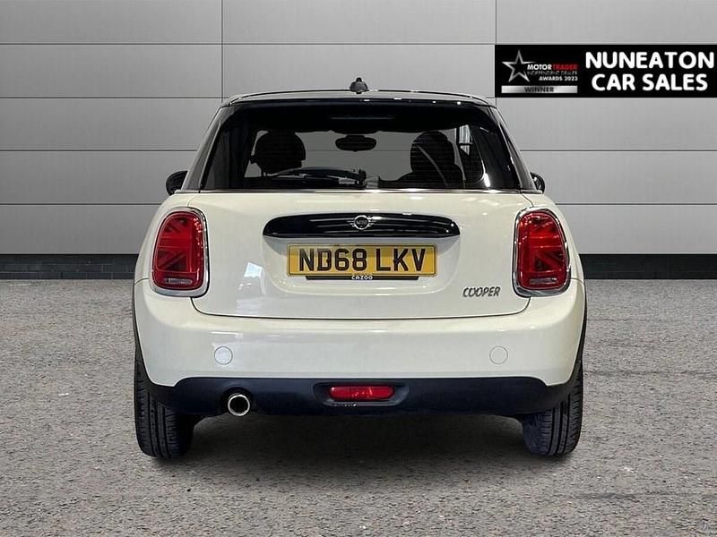 Used Mini Cooper Classic 136 HP (100 kW) 2019 White Hatchback