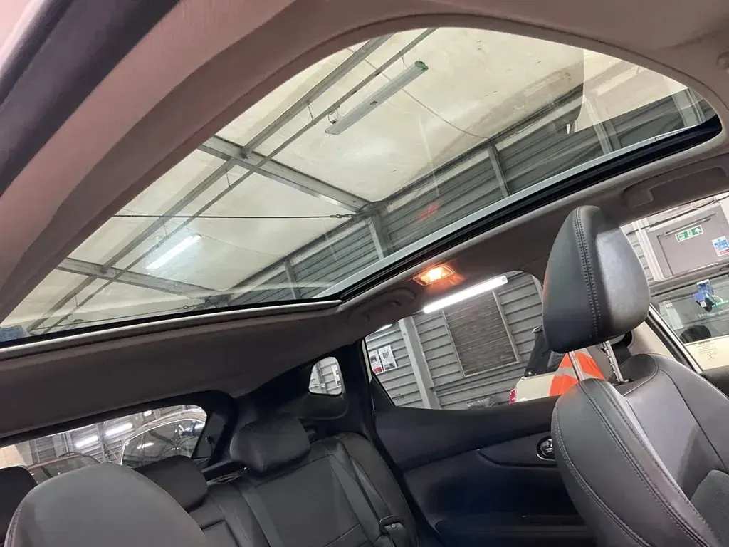 Used Nissan Qashqai Tekna 2018 Pure white SUV