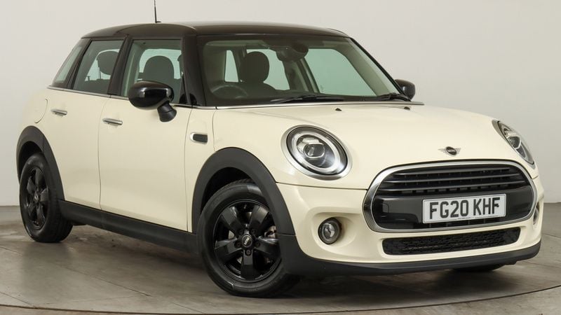 Used Mini Cooper Classic 134 HP (98 kW) 2020 White Hatchback