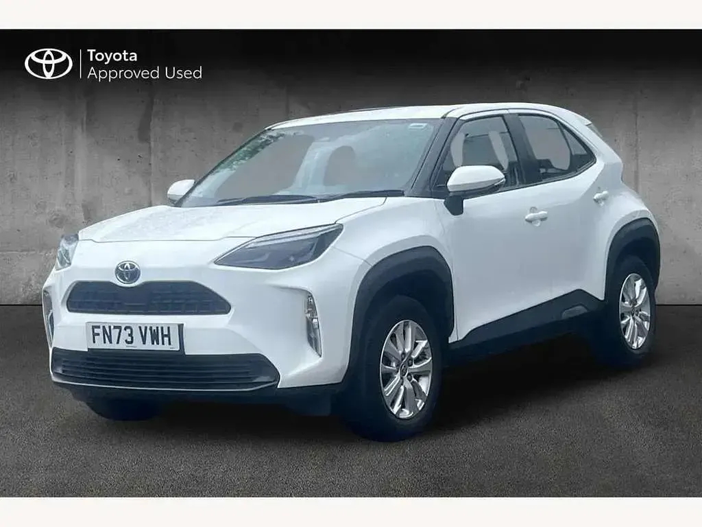 Usado Toyota Yaris Cross 116 HP (85 kW) 2023 Branco SUV
