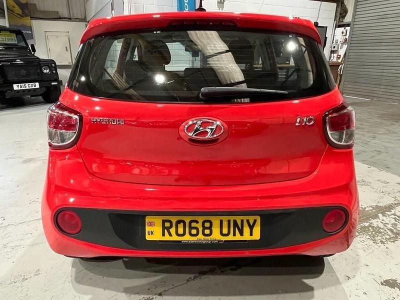 Used Hyundai i10 SE 67 HP (49 kW) 2018 Red Hatchback