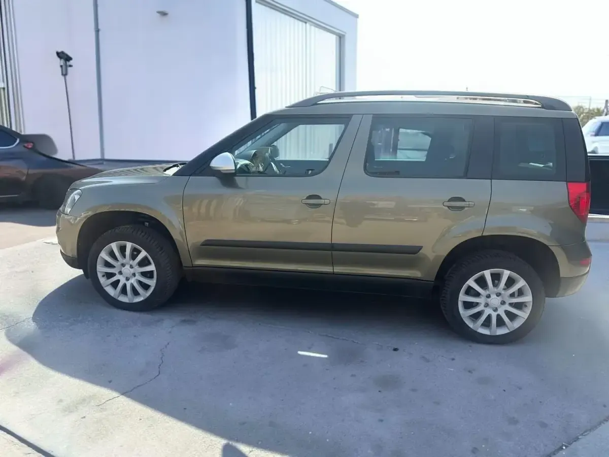 Used Skoda Yeti SE 110 HP (80 kW) 2017 Green SUV