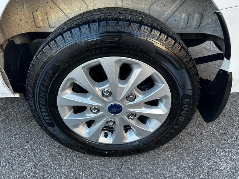 Used Ford Transit Custom Limited 130 HP (95 kW) 2021 White Van