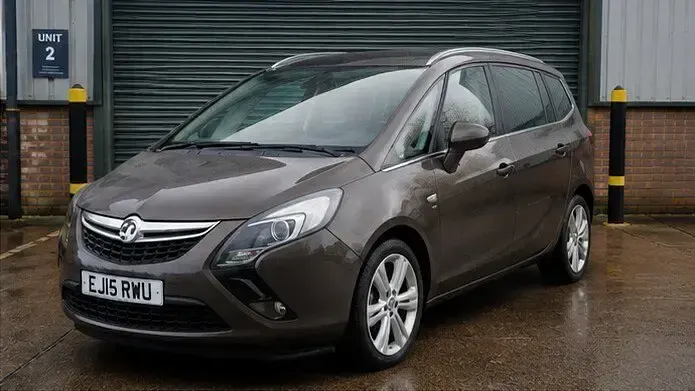 Used Vauxhall Zafira SRi 170 HP (125 kW) 2015 Grey MPV